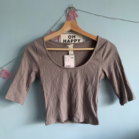 💕H&M ribbed cropped top in gray💕 - Picture 2 of 3